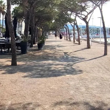 Climatisé Avec Jardin Et Parking Pour 2 Personnes En Bord De La Ciotat