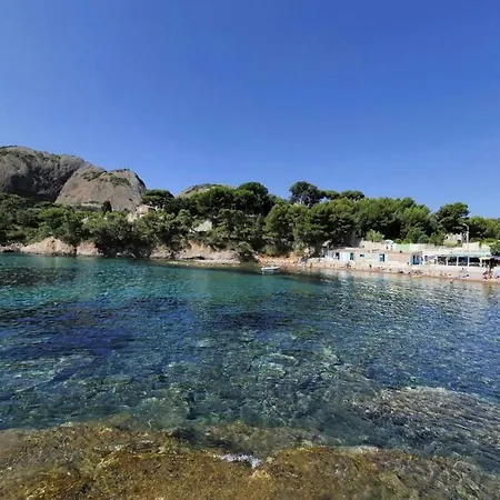 Apartment Climatise Avec Jardin Et Parking Pour 2 Personnes En Bord De *
