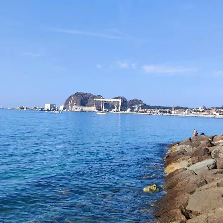 Climatisé Avec Jardin Et Parking Pour 2 Personnes En Bord De La Ciotat